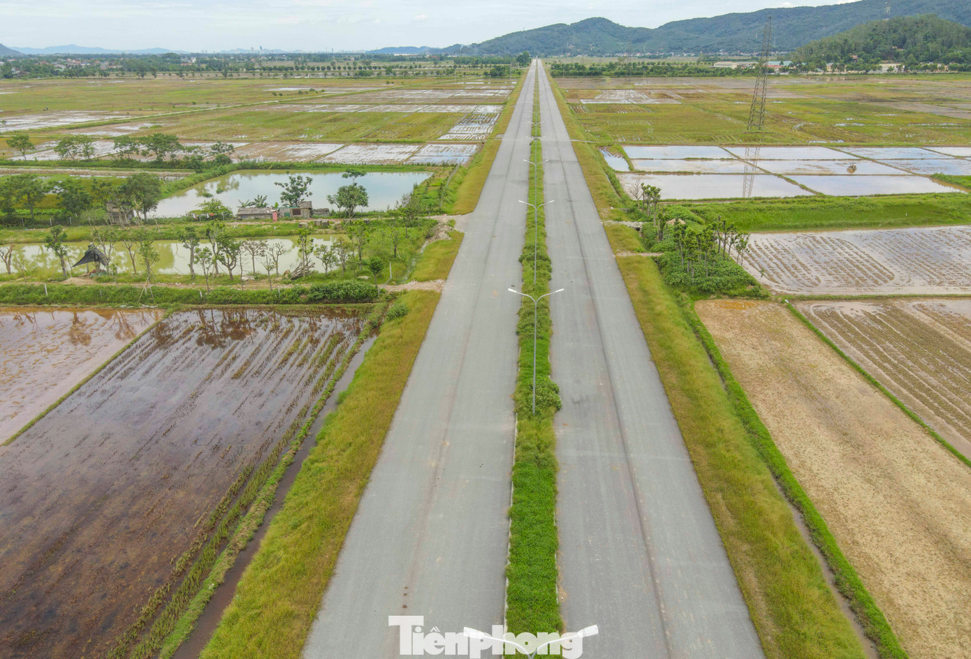 Dự án được đầu tư xây dựng nhằm mở rộng đô thị thị xã Hồng Lĩnh về phía Tây, kết nối Quốc lộ 8A với Quốc lộ 1A qua tuyến đường trục chính thị xã Hồng Lĩnh; đồng thời tạo quỹ đất phục vụ phát triển đô thị và thu hút đầu tư vào thị xã.