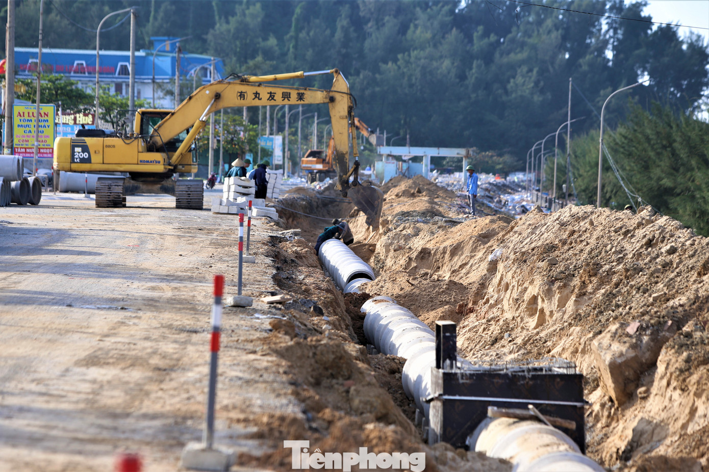 Ngay khi giải tỏa các ki-ốt, chính quyền địa phương cũng tiến hành xây dựng lại hệ thống xử lý nước thải, nâng cấp tuyến đường chính lên 19 m, xây dựng các hạng mục du lịch công cộng.