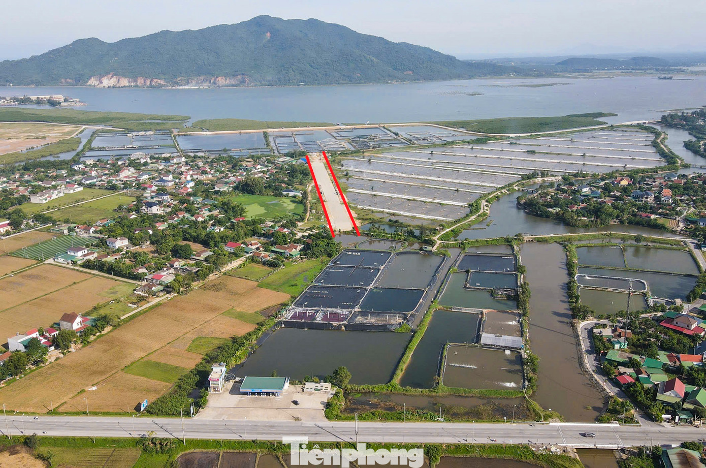 Dự án hạ tầng ngoài hàng rào Cụm công nghiệp Thạch Bằng (thị trấn Lộc Hà, huyện Lộc Hà, Hà Tĩnh) được UBND tỉnh Hà Tĩnh phê duyệt vào tháng 10/2021, với tổng mức đầu tư hơn 84 tỷ đồng, từ ngân sách Trung ương.