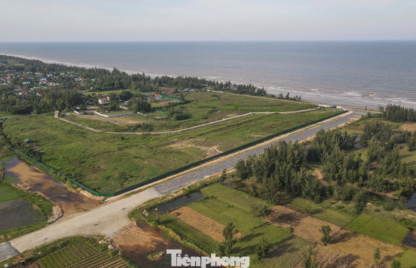 Tuy nhiên, nơi đây còn nhiều dự án đầu tư song chậm triển khai hoặc thi công dang dở gây khó khăn cho việc phát triển kinh tế - xã hội địa phương.