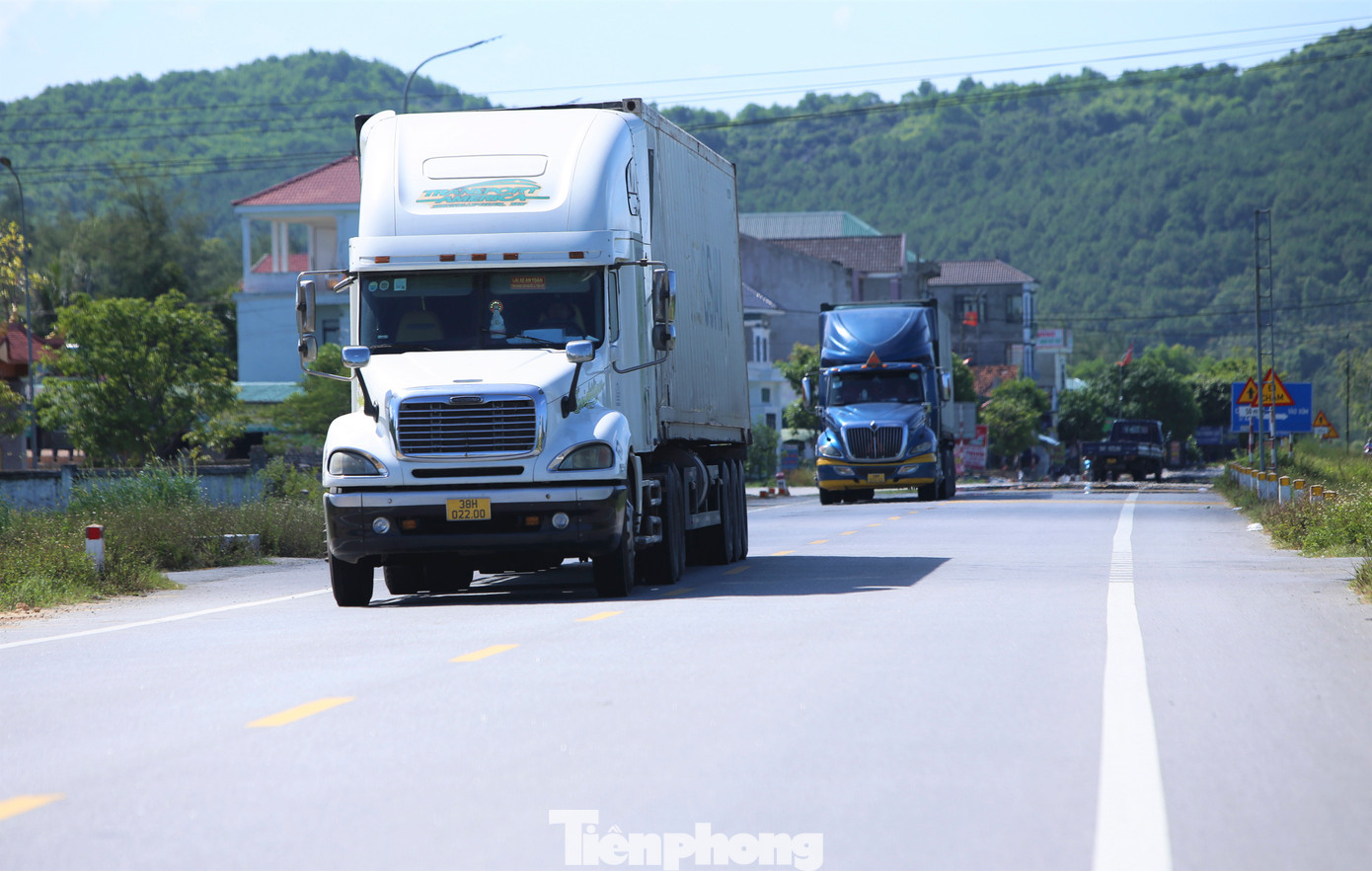 Tuyến đường ven biển khi sử dụng đã góp phần chia sẻ lưu lượng phương tiện cho Quốc lộ 1 qua các tỉnh; tạo điều kiện thuận lợi để khai thác, sử dụng có hiệu quả tài nguyên biển và vùng ven biển. Ngoài giải quyết nhu cầu đi lại, giao lưu phát triển kinh tế - xã hội, công trình còn tạo thuận lợi trong ứng phó thiên tai, biến đổi khí hậu, tăng cường củng cố quốc phòng - an ninh của Hà Tĩnh và các tỉnh lân cận.