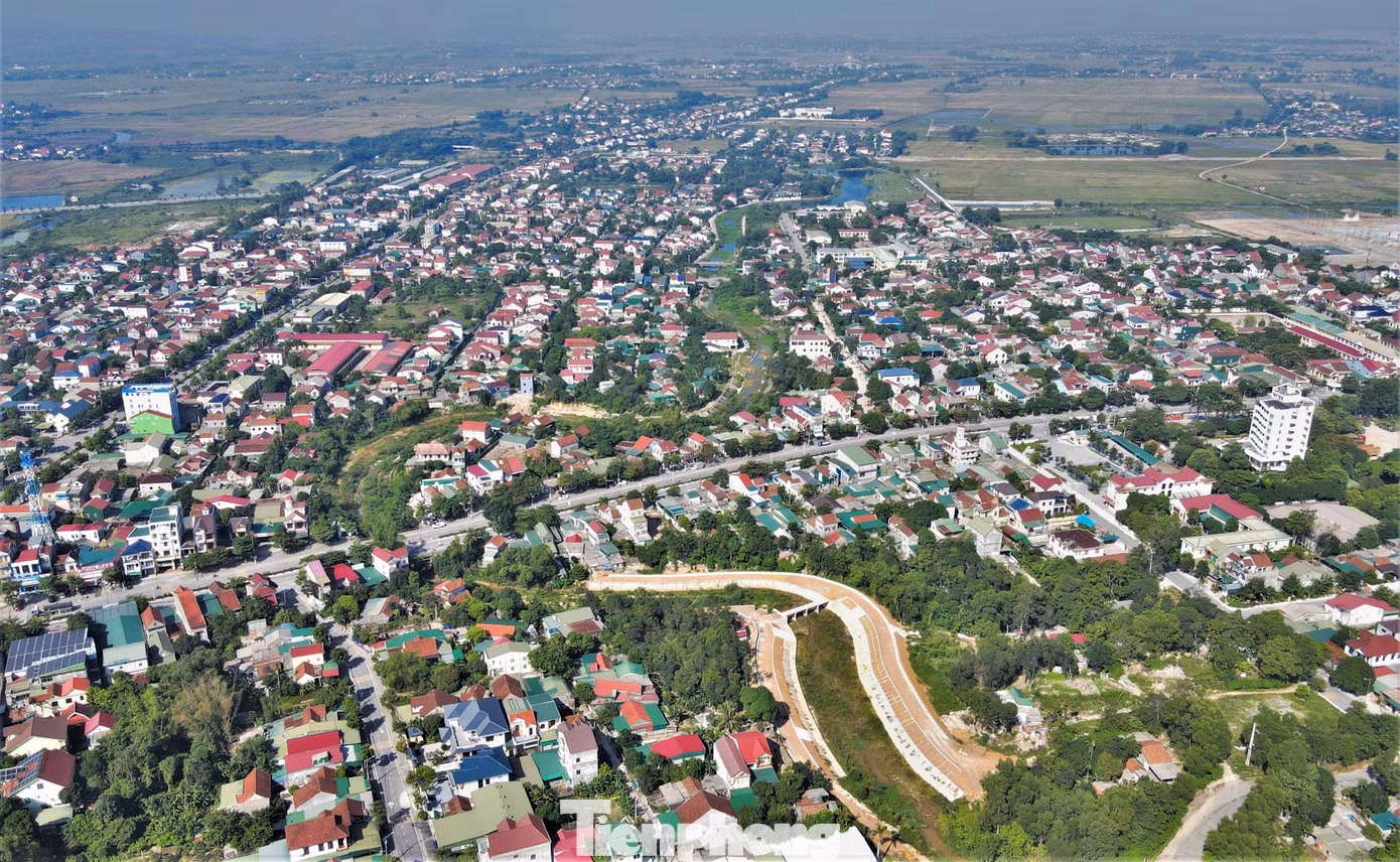 Năm 2018, dự án chống sạt lở hai bờ kè Bình Lạng (giai đoạn 2 từ cầu Bình Lạng đến cầu Đôi, phường Bắc Hồng, thị xã Hồng Lĩnh, Hà Tĩnh) triển khai thi công. Công trình do UBND thị xã Hồng Lĩnh làm chủ đầu tư với tổng mức vốn gần 20 tỷ đồng, do Công ty Cổ phần Thảo Nguyên (đóng tại huyện Thạch Hà, Hà Tĩnh) thi công.