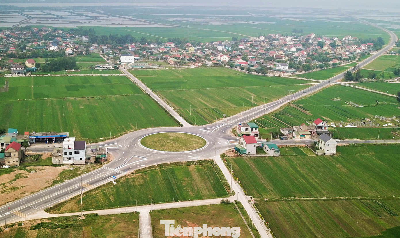 Tuyến đường ven biển khi sử dụng đã góp phần chia sẻ lưu lượng phương tiện cho Quốc lộ 1 qua các tỉnh; tạo điều kiện thuận lợi để khai thác, sử dụng có hiệu quả tài nguyên biển và vùng ven biển. Ngoài giải quyết nhu cầu đi lại, giao lưu phát triển kinh tế - xã hội, công trình còn tạo thuận lợi trong ứng phó thiên tai, biến đổi khí hậu, tăng cường củng cố quốc phòng - an ninh của Hà Tĩnh và các tỉnh lân cận.