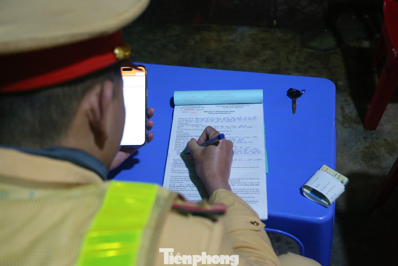 Một cán bộ Phòng Cảnh sát giao thông – Công an Hà Tĩnh cho biết, sau gần nửa tháng ra quân cao điểm kiểm tra nồng độ cồn trước dịp Tết Nguyên đán gắt gao, lượng người vi phạm đã giảm rất nhiều.