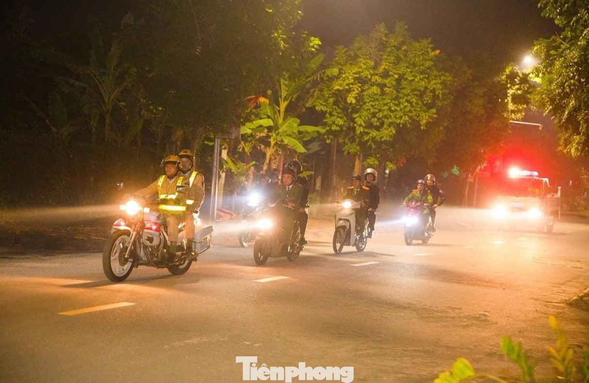 Lực lượng cảnh sát chia thành nhiều tổ đội, cả ngày lẫn đêm. Để tránh tình trạng bỏ lọt “ma men”, tổ công tác chia nhỏ lực lượng, đón lõng các trường hợp không chấp hành hiệu lệnh dừng xe kiểm tra. Một số cán bộ khác đi xe máy kiểm tra lưu động tại các tuyến đường nhỏ hẹp.