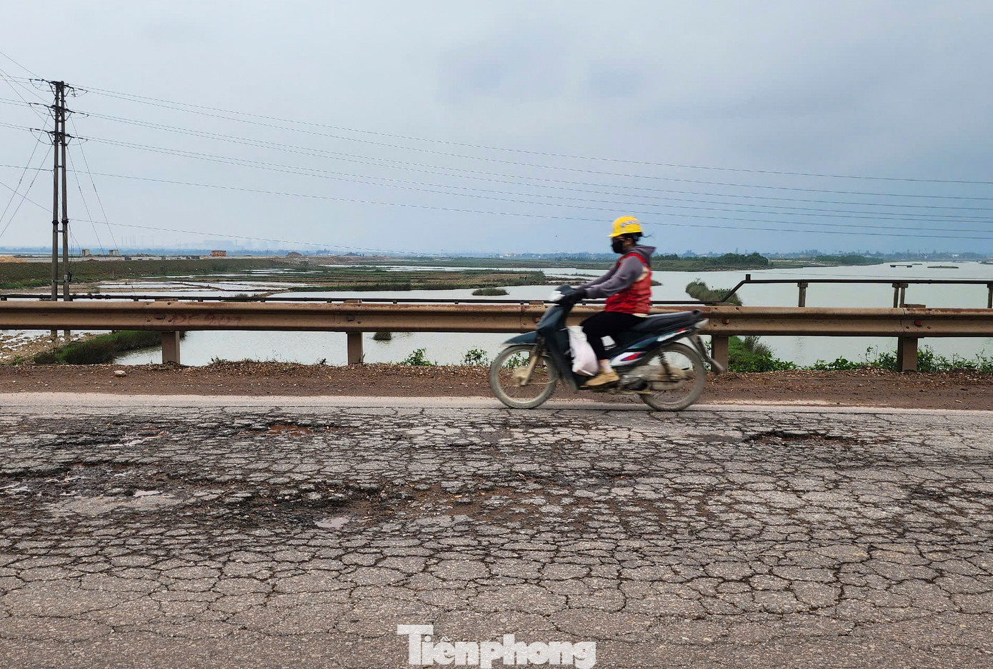 Văn phòng Quản lý đường bộ II.3 thuộc Khu Quản lý đường bộ II (Cục Đường bộ Việt Nam – đơn vị quản lý tuyến đường) cho biết, tuyến đường sử dụng lâu đã xuống cấp, nhất là thời gian gần đây. Hiện đã có dự án nâng cấp đoạn từ cầu Tây Yên lên giáp Quốc lộ 1.