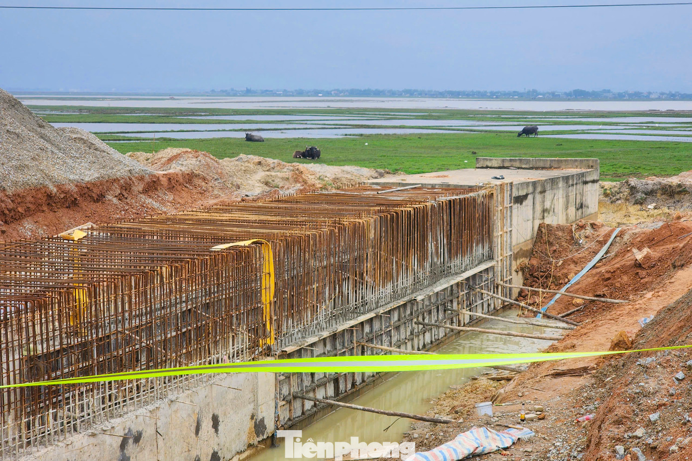 Một số cống thoát nước cỡ lớn đang được đơn vị thực hiện dự án hoàn thiện.