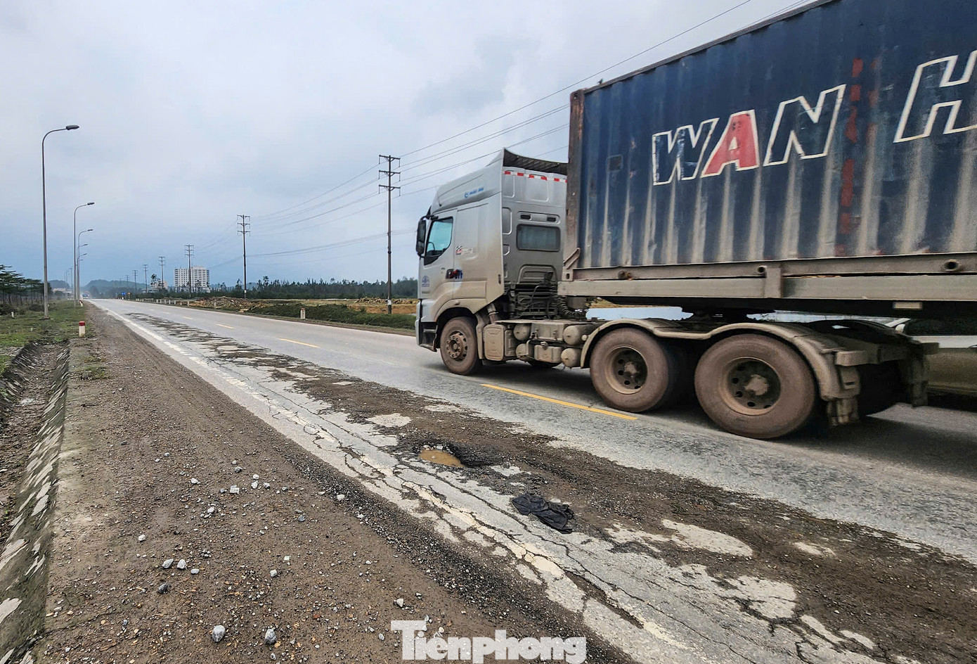 Văn phòng Quản lý đường bộ II.3 thuộc Khu Quản lý đường bộ II (Cục Đường bộ Việt Nam – đơn vị quản lý tuyến đường) cho biết, tuyến đường sử dụng lâu đã xuống cấp, nhất là thời gian gần đây. Hiện đã có dự án nâng cấp đoạn từ cầu Tây Yên lên giáp Quốc lộ 1.