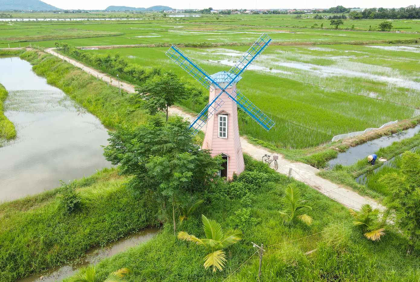 Điều này được đánh giá là bước đi cụ thể, phù hợp với yêu cầu thực tiễn và điều kiện pháp lý mới, góp phần tháo gỡ “nút thắt” trong sử dụng tài nguyên đất đai phục vụ ngành kinh tế xanh của Hà Tĩnh.