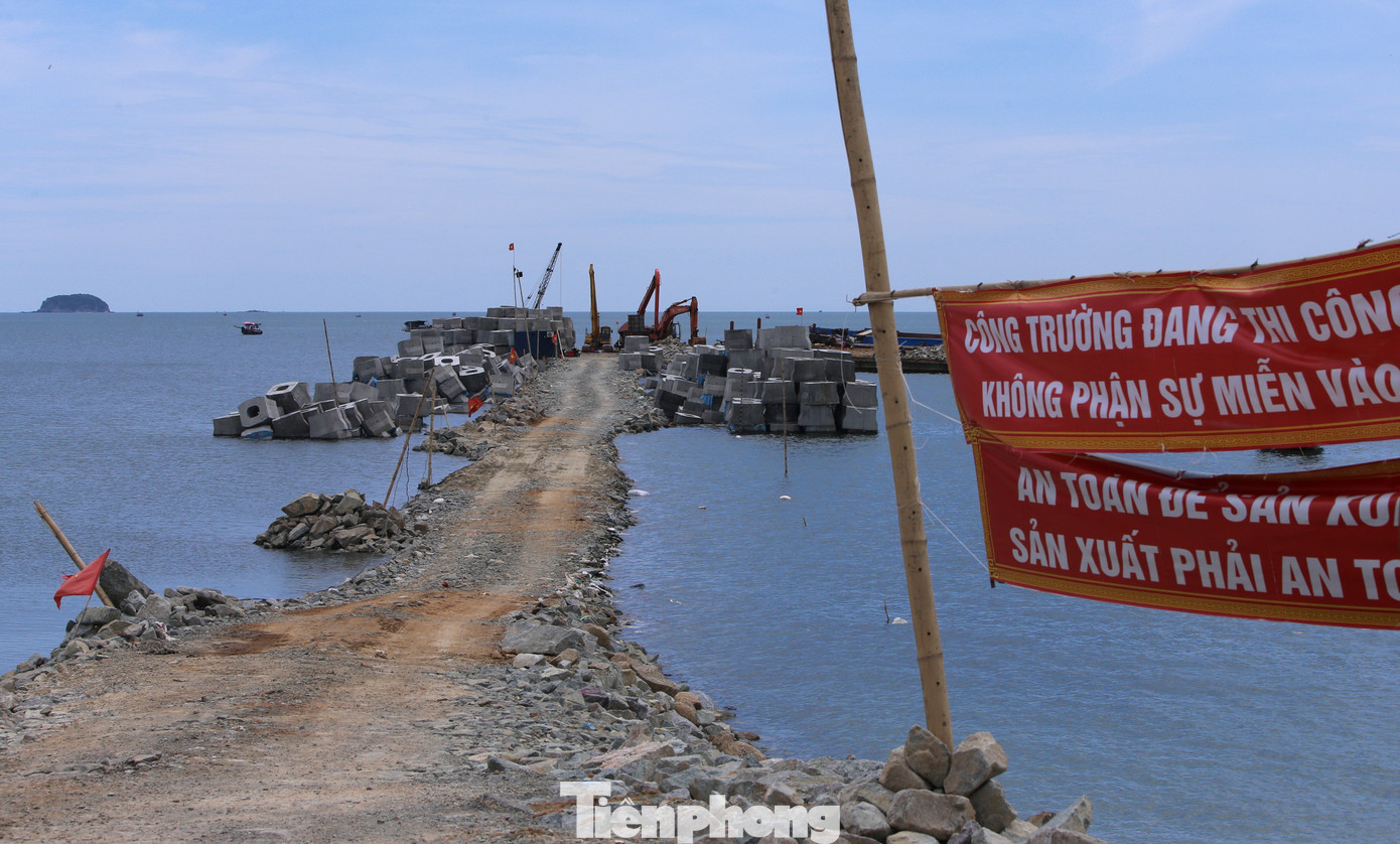 Dự án khi hoàn thành hứa hẹn giúp ngư dân địa phương vững vàng bám biển, thuận lợi trong việc ra khơi, đưa cá vào bờ bán cho thương lái, nâng cao hiệu quả phát triển kinh tế. Dự án khi hoàn thành hứa hẹn giúp ngư dân địa phương vững vàng bám biển, thuận lợi trong việc ra khơi, đưa cá vào bờ bán cho thương lái, nâng cao hiệu quả phát triển kinh tế.