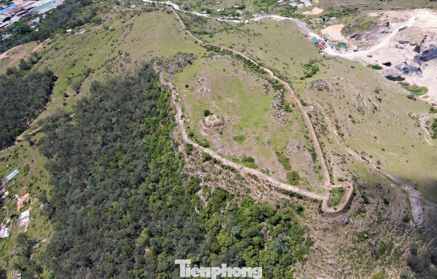 Đồi Thô Lô nằm trong khu vực khoanh vùng bảo vệ di tích lịch sử văn hóa Quốc gia núi Lam Thành. Để đảm bảo quá trình chống sạt lở không ảnh hưởng di tích, ngành chức năng đã ban hành nhiều văn bản hướng dẫn xử lý sạt lở phù hợp.