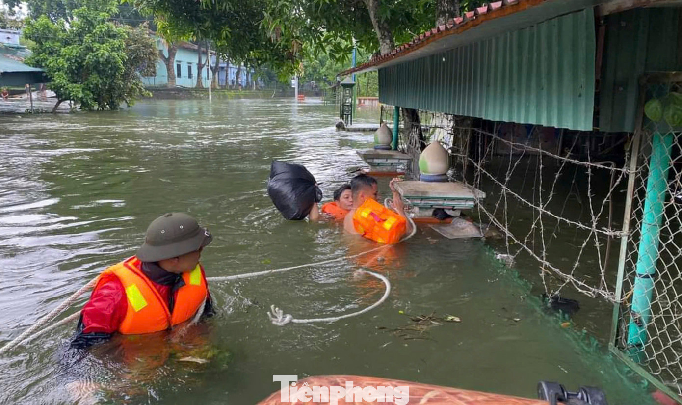 Huyện Yên Bình đã chỉ đạo các địa phương khắc phục những điểm sạt lở để thông tuyến giao thông. Đối với những sạt lở bố trí lực lượng san gạt đất để đảm bảo an toàn cho người dân, giúp người dân sớm ổn định cuộc sống. Với các điểm nước rút, đơn vị chỉ đạo các xã huy động lực lượng khắc phục bùn đất, thiệt hại, phun khử trùng, tiêu độc để giúp bà con trở lại sinh hoạt bình thường.