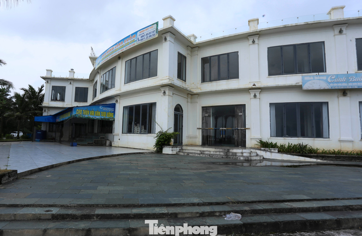 Giữa năm 2019, chủ đầu tư đưa nhà hàng cao cấp Cánh Buồm, một hạng mục của dự án vào hoạt động, nhưng chỉ được một thời gian ngắn lại đóng cửa.