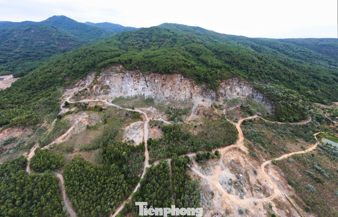 Thị xã Hồng Lĩnh (tỉnh Hà Tĩnh) từng là &quot;thủ phủ&quot; của các mỏ khai thác đá. Hiện, số lượng mỏ đá trên địa bàn chủ yếu đã đóng cửa, dừng hoạt động khai thác.