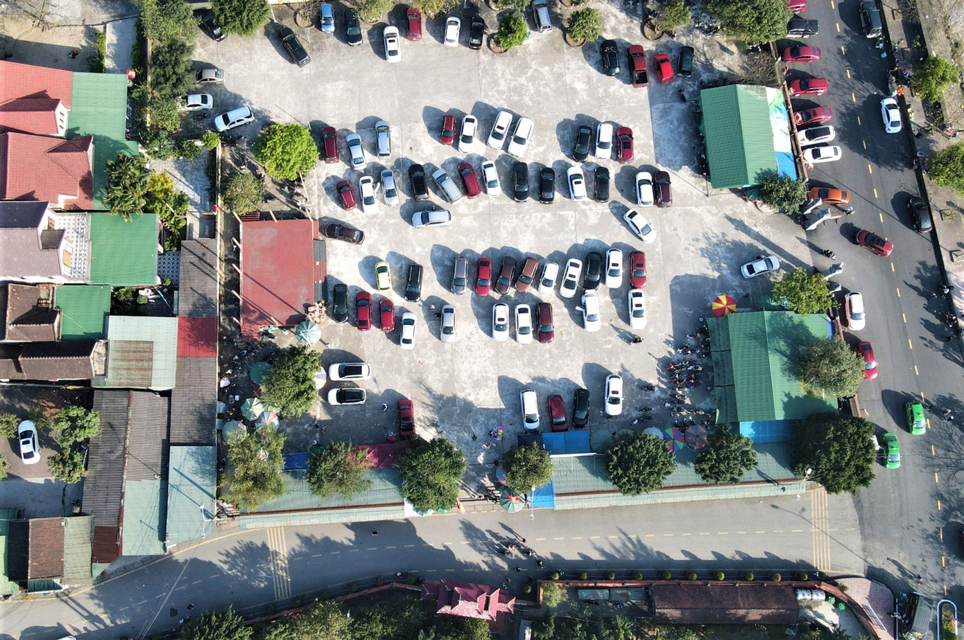 Giá giữ xe ở bãi là 20.000 đồng/lượt.