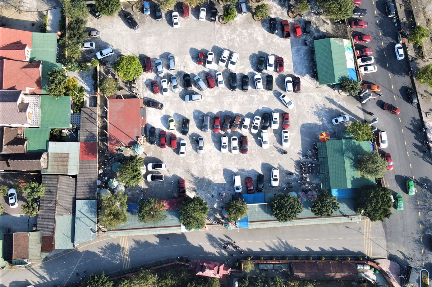 Giá giữ xe ở bãi là 20.000 đồng/lượt.