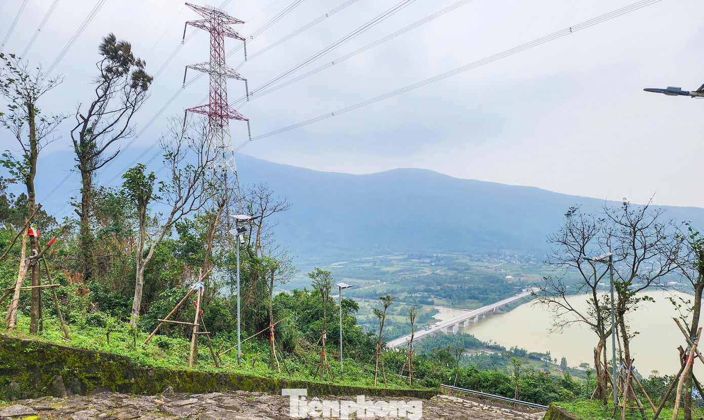 Lãnh đạo UBND xã Kỳ Nam cho biết, nhằm bảo vệ và phát huy các giá trị văn hóa của di tích, ngành chức năng Hà Tĩnh đã tu bổ, trồng cây xanh và lắp đặt hệ thống đèn điện, camera an ninh dọc lối lên khu di tích.
