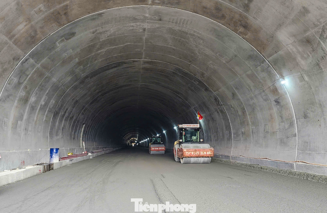 Hạng mục hầm Đèo Bụt dài gần 1 km, vốn đầu tư hơn 1.000 tỷ đồng, là hạng mục quan trọng trong đoạn cao tốc Vũng Áng - Bùng.