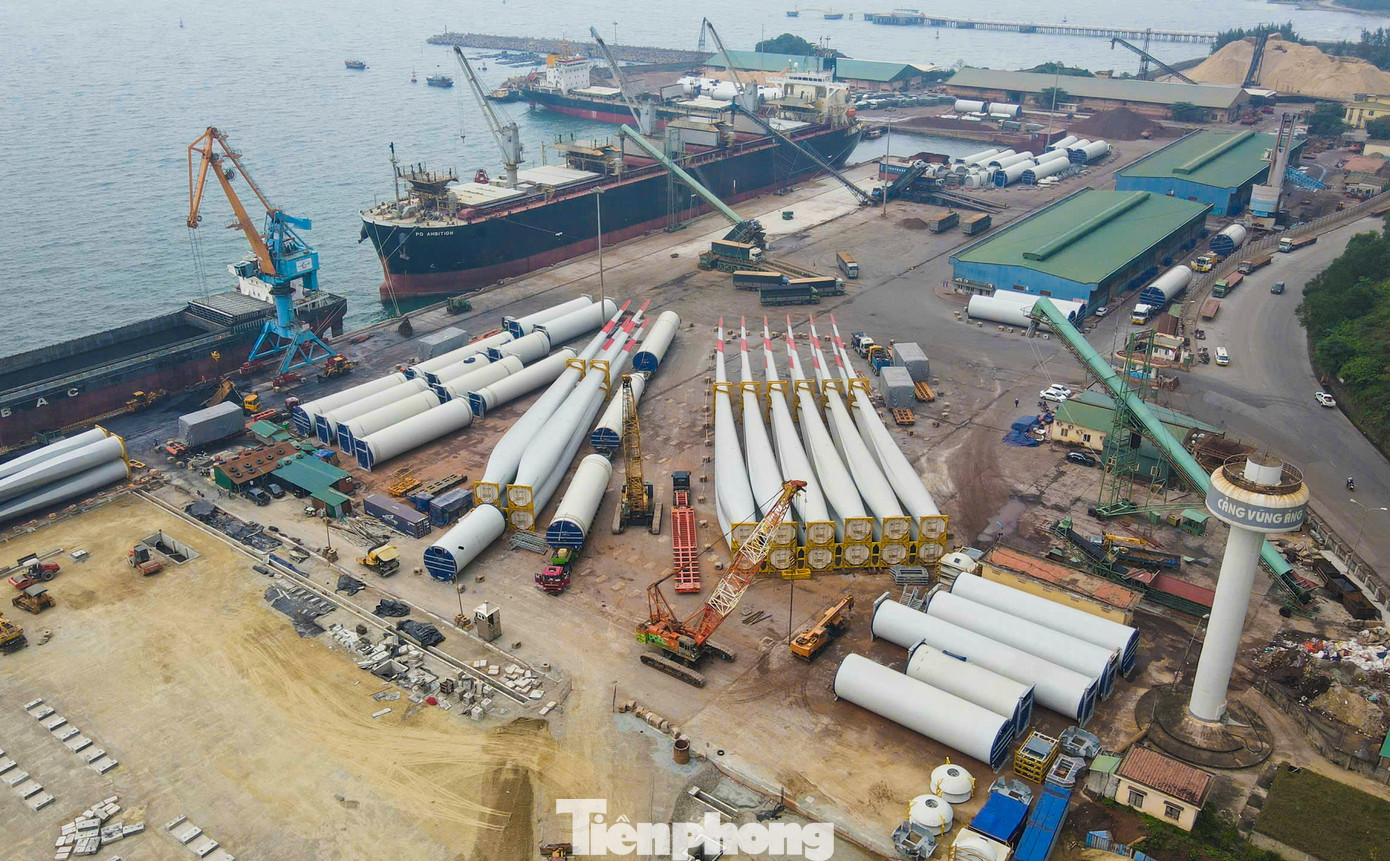 Cụm cảng Vũng Áng tại Khu Kinh tế Vũng Áng được quy hoạch là cảng loại I trong hệ thống cảng biển Việt Nam đến năm 2030, có vị trí “vàng” trên hành lang của các tuyến hàng hải quốc tế. Đây sẽ là điều kiện cần, quan trọng nhất cho mục tiêu phát triển hệ sinh thái logistics của tỉnh này.