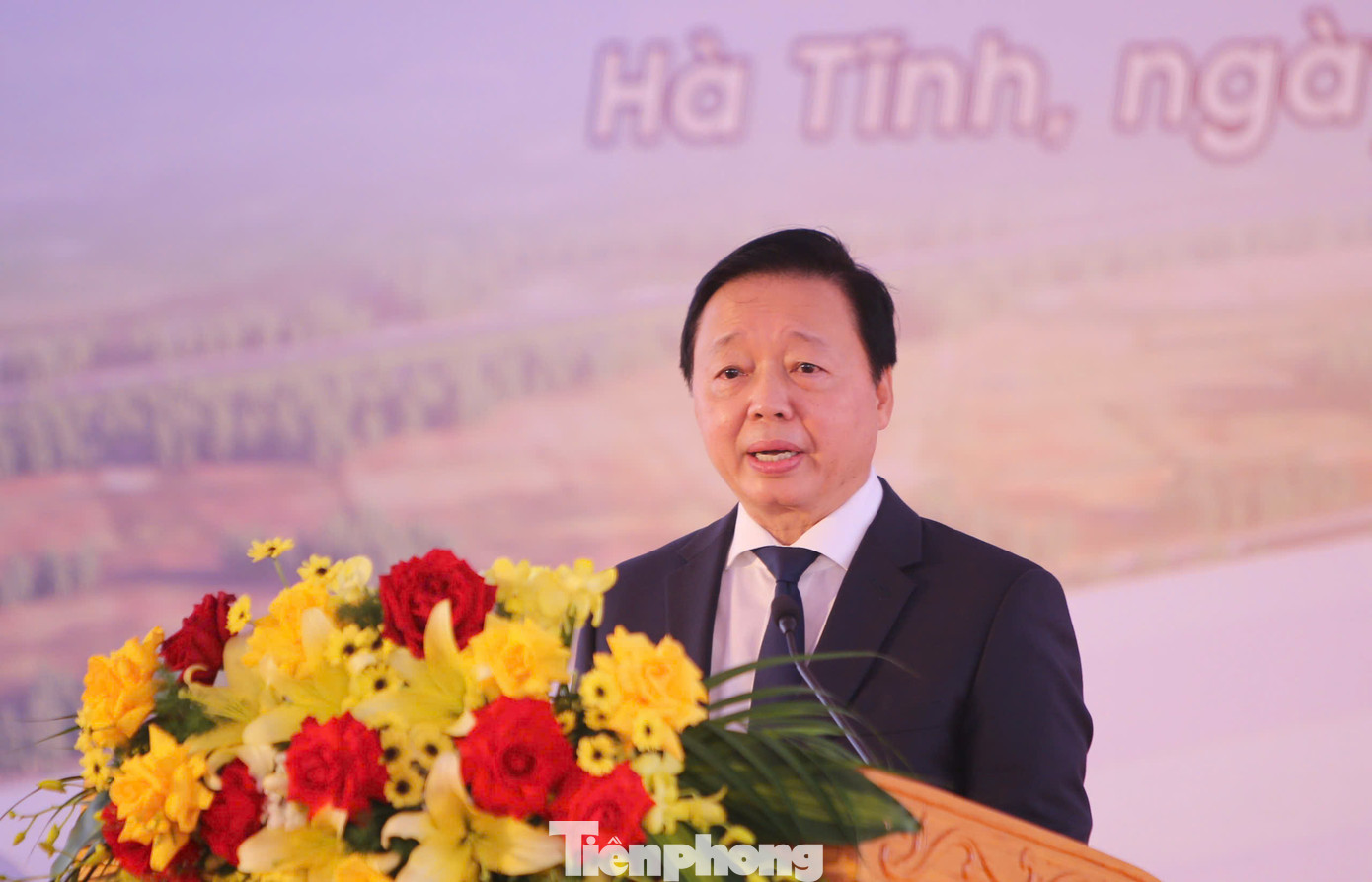 Phó Thủ tướng Chính phủ Trần Hồng Hà phát biểu tại buổi lễ.