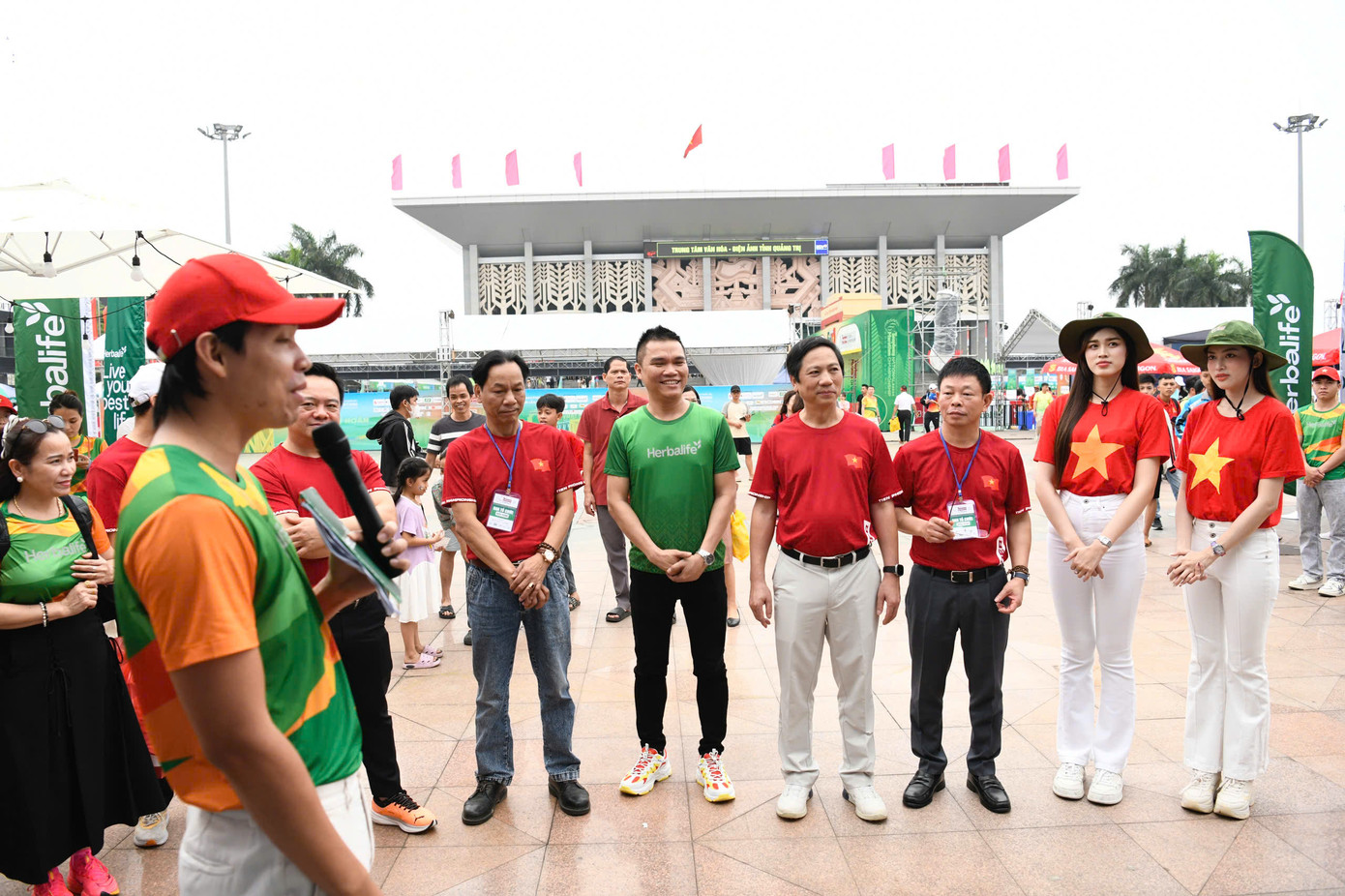 Gian hàng của Herbalife tại Tiền Phong Marathon 2025.