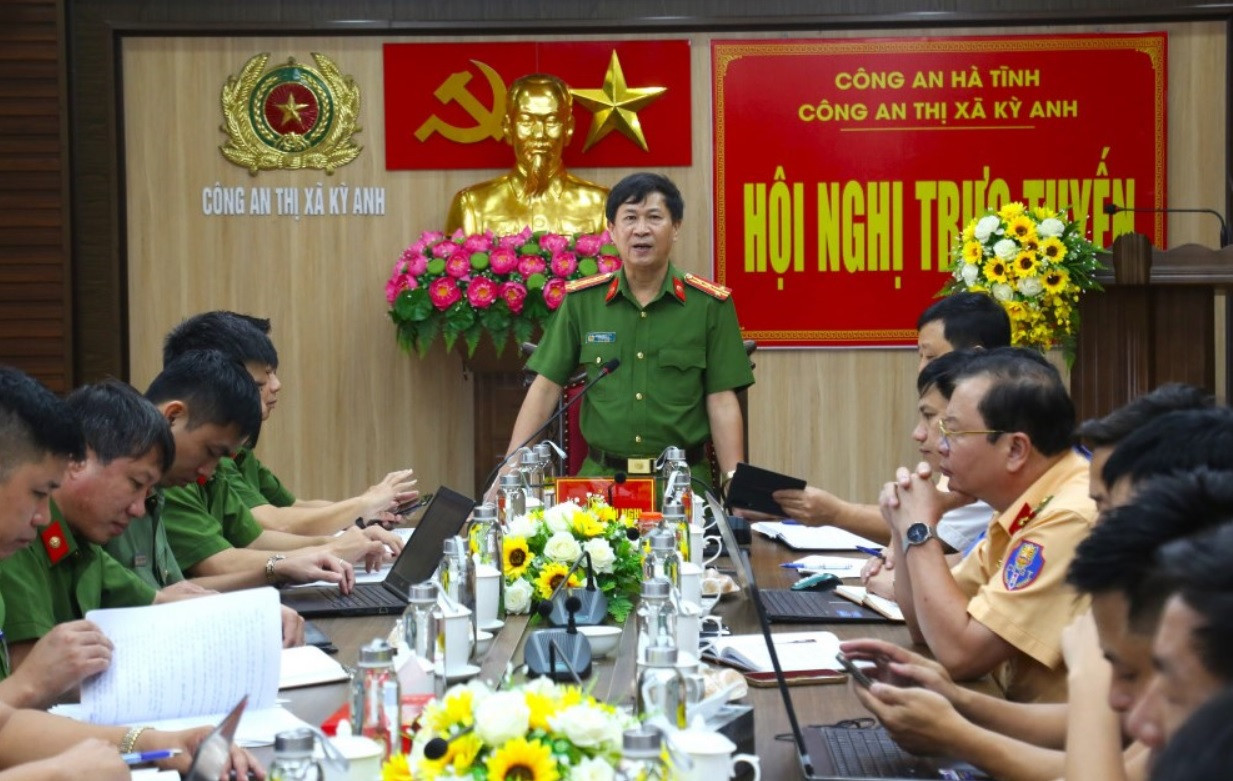 Ngành chức năm họp chấn chỉnh tình trạng mất an toàn, ô nhiễm tại các dự án đang thi công. Ngành chức năm họp chấn chỉnh tình trạng mất an toàn, ô nhiễm tại các dự án đang thi công.