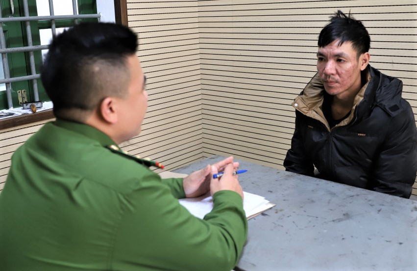 Cơ quan điều tra làm việc với bị can Nguyễn Thế Anh.