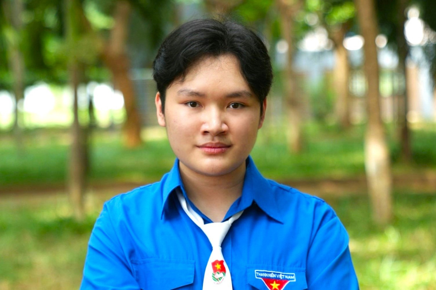 Thái Vũ Đức Anh (lớp 12 Toán 1 trường THPT Chuyên Lê Quý Đôn, Bà Rịa - Vũng Tàu) trúng tuyển ĐH Yale (Mỹ) với mức học bổng 8,3 tỷ đồng cho 4 năm học. Thái Vũ Đức Anh (lớp 12 Toán 1 trường THPT Chuyên Lê Quý Đôn, Bà Rịa - Vũng Tàu) trúng tuyển ĐH Yale (Mỹ) với mức học bổng 8,3 tỷ đồng cho 4 năm học.