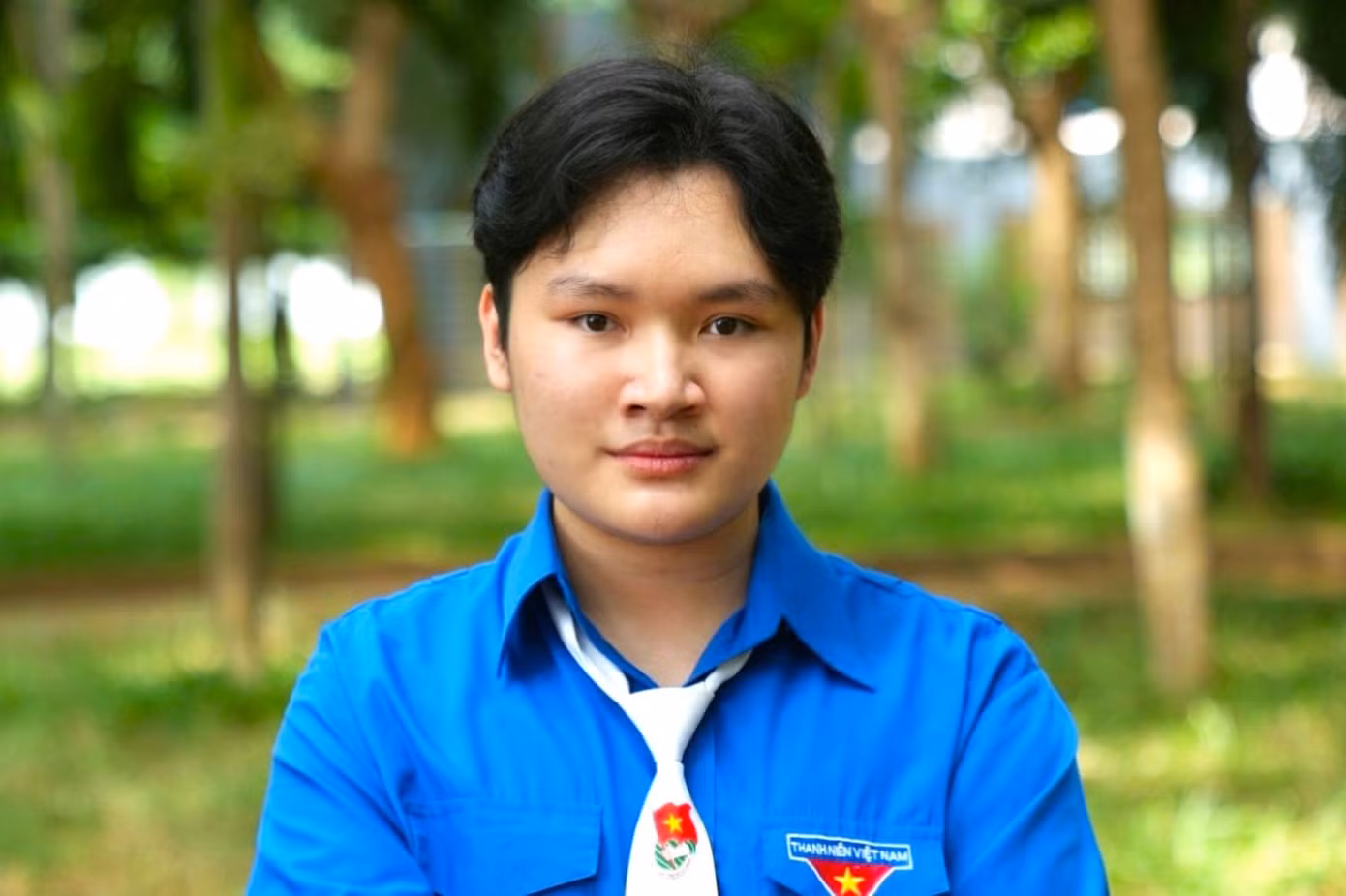 Thái Vũ Đức Anh (lớp 12 Toán 1 trường THPT Chuyên Lê Quý Đôn, Bà Rịa - Vũng Tàu) trúng tuyển ĐH Yale (Mỹ) với mức học bổng 8,3 tỷ đồng cho 4 năm học. Thái Vũ Đức Anh (lớp 12 Toán 1 trường THPT Chuyên Lê Quý Đôn, Bà Rịa - Vũng Tàu) trúng tuyển ĐH Yale (Mỹ) với mức học bổng 8,3 tỷ đồng cho 4 năm học.