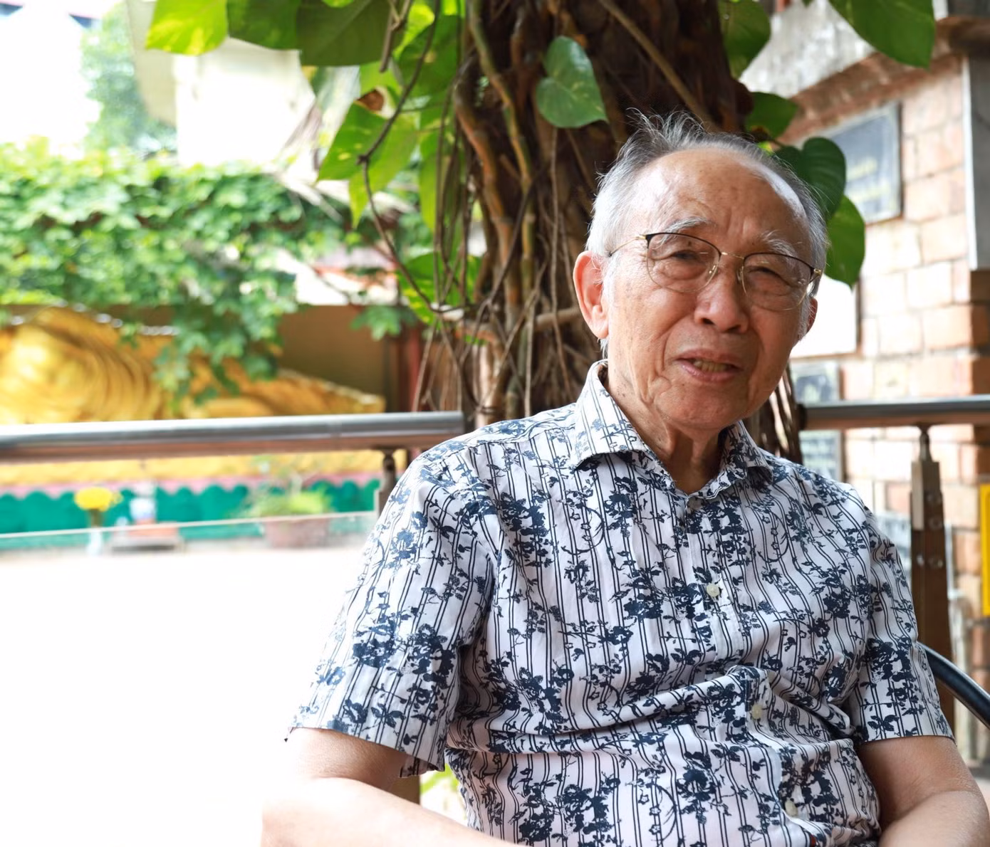 Ông Nguyễn Bảo Sinh, người cung cấp dịch vụ mai táng thú cưng tại Hà Nội. Ông Nguyễn Bảo Sinh, người cung cấp dịch vụ mai táng thú cưng tại Hà Nội.