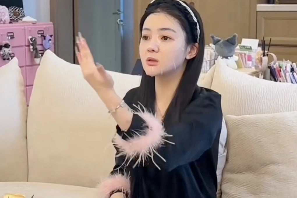 Pan đã đăng một bức ảnh nộp thuế lên mạng để làm minh chứng cho lời nói của cô (Ảnh: Douyin). Pan đã đăng một bức ảnh nộp thuế lên mạng để làm minh chứng cho lời nói của cô (Ảnh: Douyin).