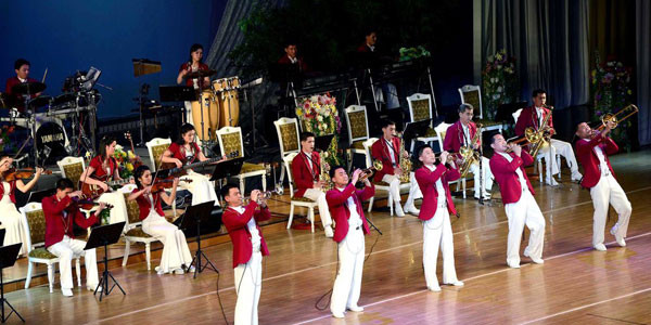 Buổi hòa nhạc được tổ chức ở Bình Nhưỡng chào mừng Ngày của Mẹ đầu tiên của nước CHDCND Triều Tiên