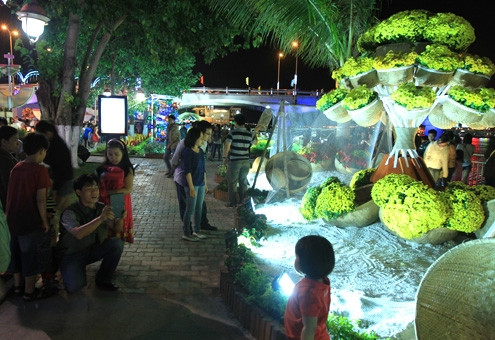 Mãn nhãn người thưởng lãm Đường hoa Xuân