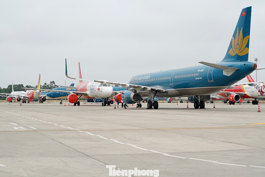 Sân bay Nội Bài, Cát Bi, Vân Đồn mở của trở lại sau vài tiếng tạm đóng để tránh bão số 1.