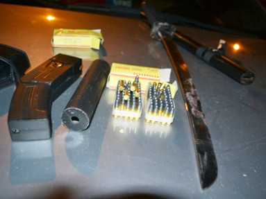 Hàng nóng bị thu giữ trên xe CHEVROLET