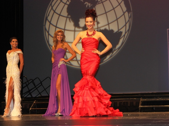 Thu Hương rạng rỡ trên sân khấu đêm chung kết