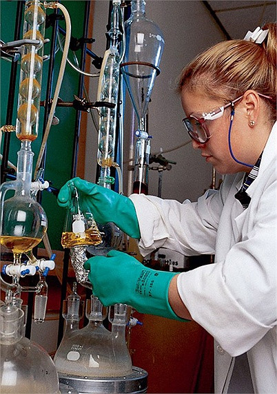 Đề cao nhiệm vụ học tập và xây dựng phẩm chất tốt đẹp dành cho phụ nữ chính là mục tiêu luôn được đặt lên hàng đầu tại trường