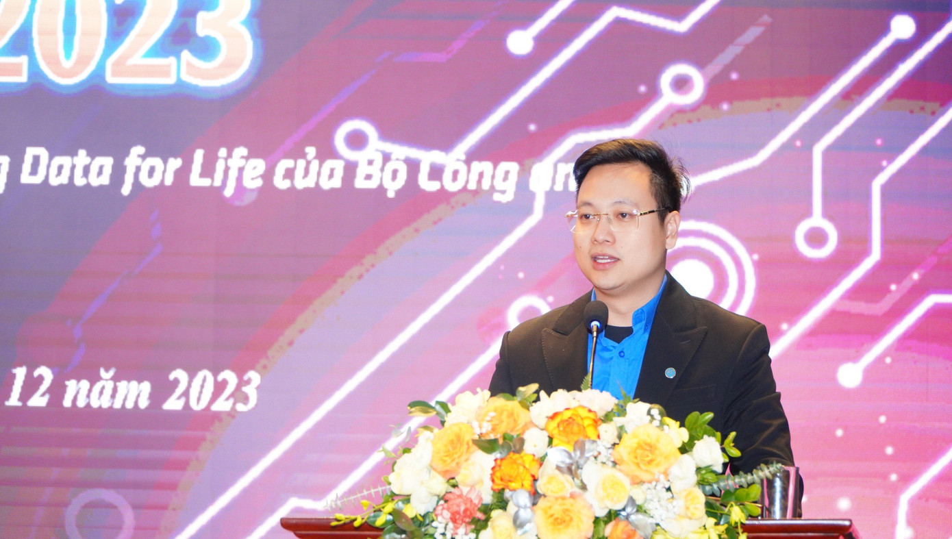 Anh Trần Quang Hưng - Phó Bí thư Thành Đoàn Hà Nội phát biểu tại vòng chung kết cuộc thi. Anh Trần Quang Hưng - Phó Bí thư Thành Đoàn Hà Nội phát biểu tại vòng chung kết cuộc thi.