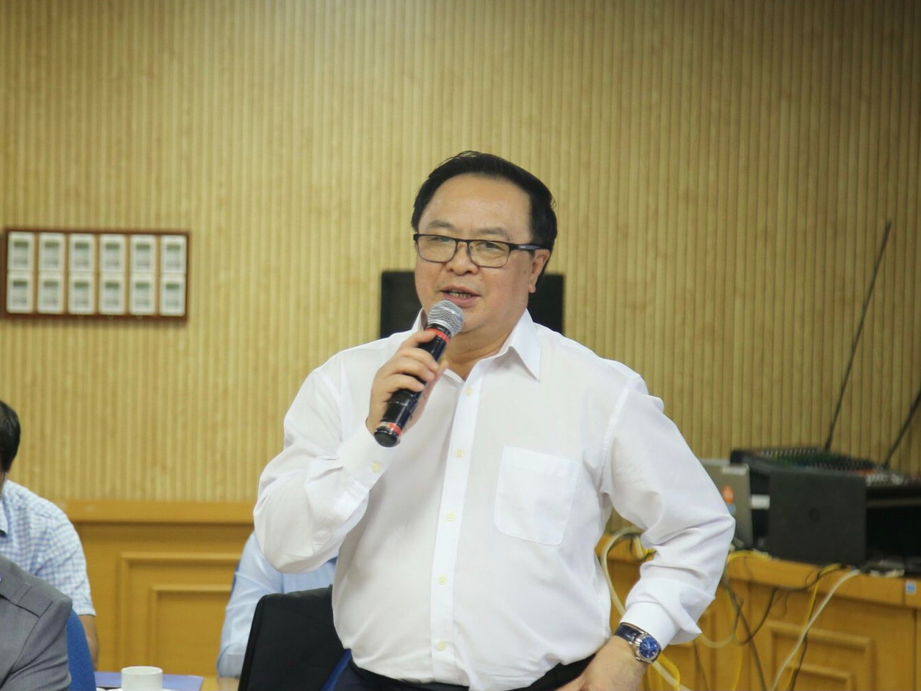 Ông Hoàng Bình Quân - nguyên Bí thư thứ nhất T.Ư Đoàn, nguyên Trưởng ban Đối ngoại T.Ư trao đổi tại Hội nghị Ông Hoàng Bình Quân - nguyên Bí thư thứ nhất T.Ư Đoàn, nguyên Trưởng ban Đối ngoại T.Ư trao đổi tại Hội nghị