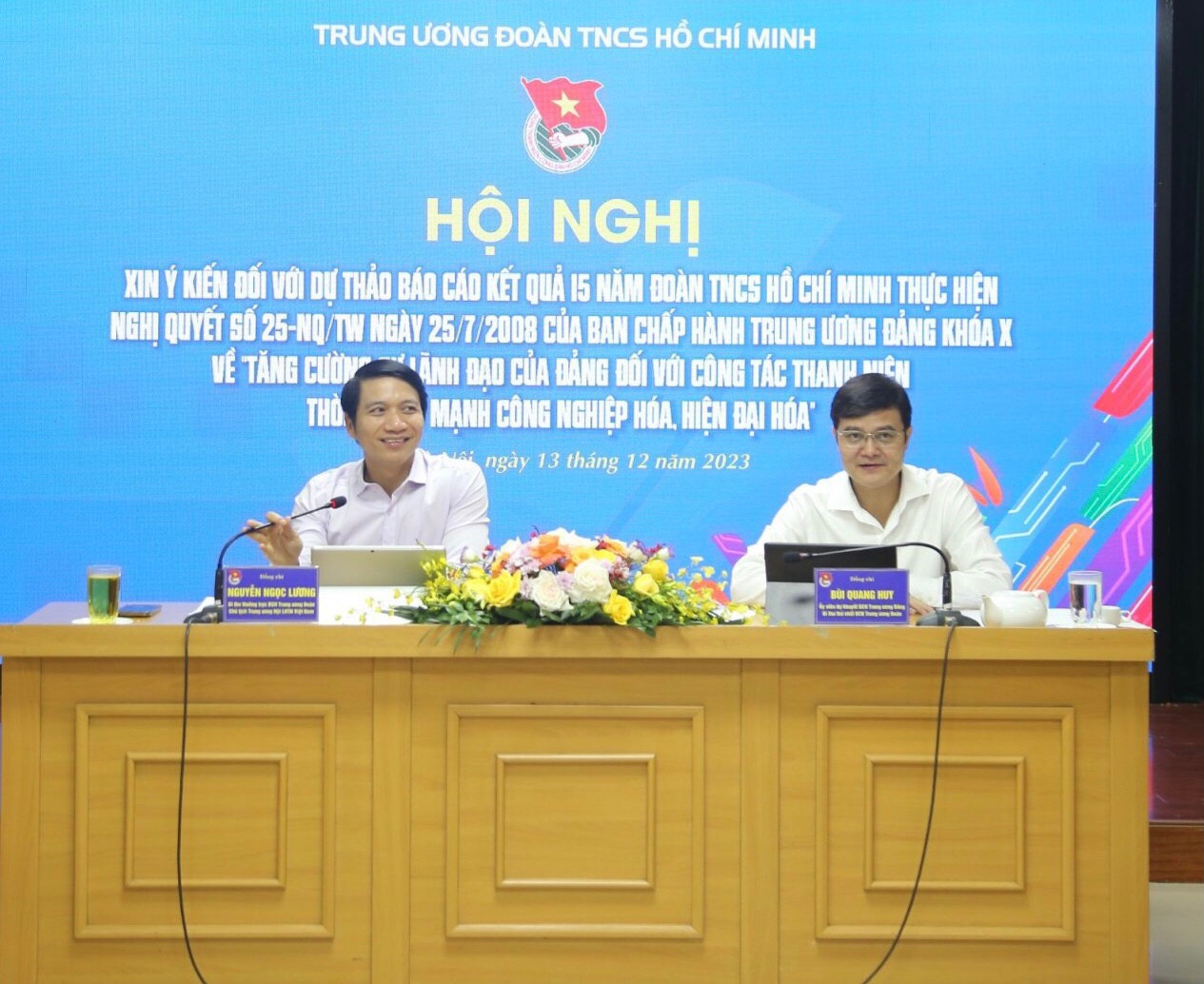 Hội nghị diễn ra dưới sự chủ trì của anh Bùi Quang Huy - Ủy viên dự khuyết T.Ư Đảng, Bí thư thứ nhất T.Ư Đoàn; anh Nguyễn Ngọc Lương - Bí thư thường trực T.Ư Đoàn, Chủ tịch T.Ư Hội LHTN Việt Nam Hội nghị diễn ra dưới sự chủ trì của anh Bùi Quang Huy - Ủy viên dự khuyết T.Ư Đảng, Bí thư thứ nhất T.Ư Đoàn; anh Nguyễn Ngọc Lương - Bí thư thường trực T.Ư Đoàn, Chủ tịch T.Ư Hội LHTN Việt Nam