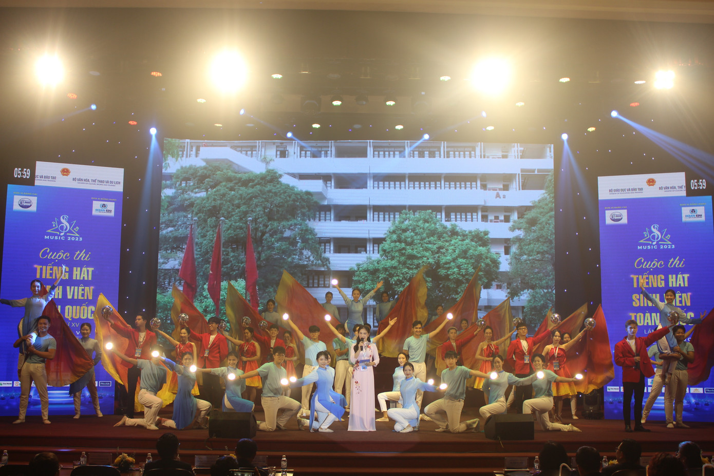 Những tiết mục được dàn dựng công phu của các bạn sinh viên tại vòng thi khu vực miền Bắc. Ảnh: Vũ Minh Những tiết mục được dàn dựng công phu của các bạn sinh viên tại vòng thi khu vực miền Bắc. Ảnh: Vũ Minh