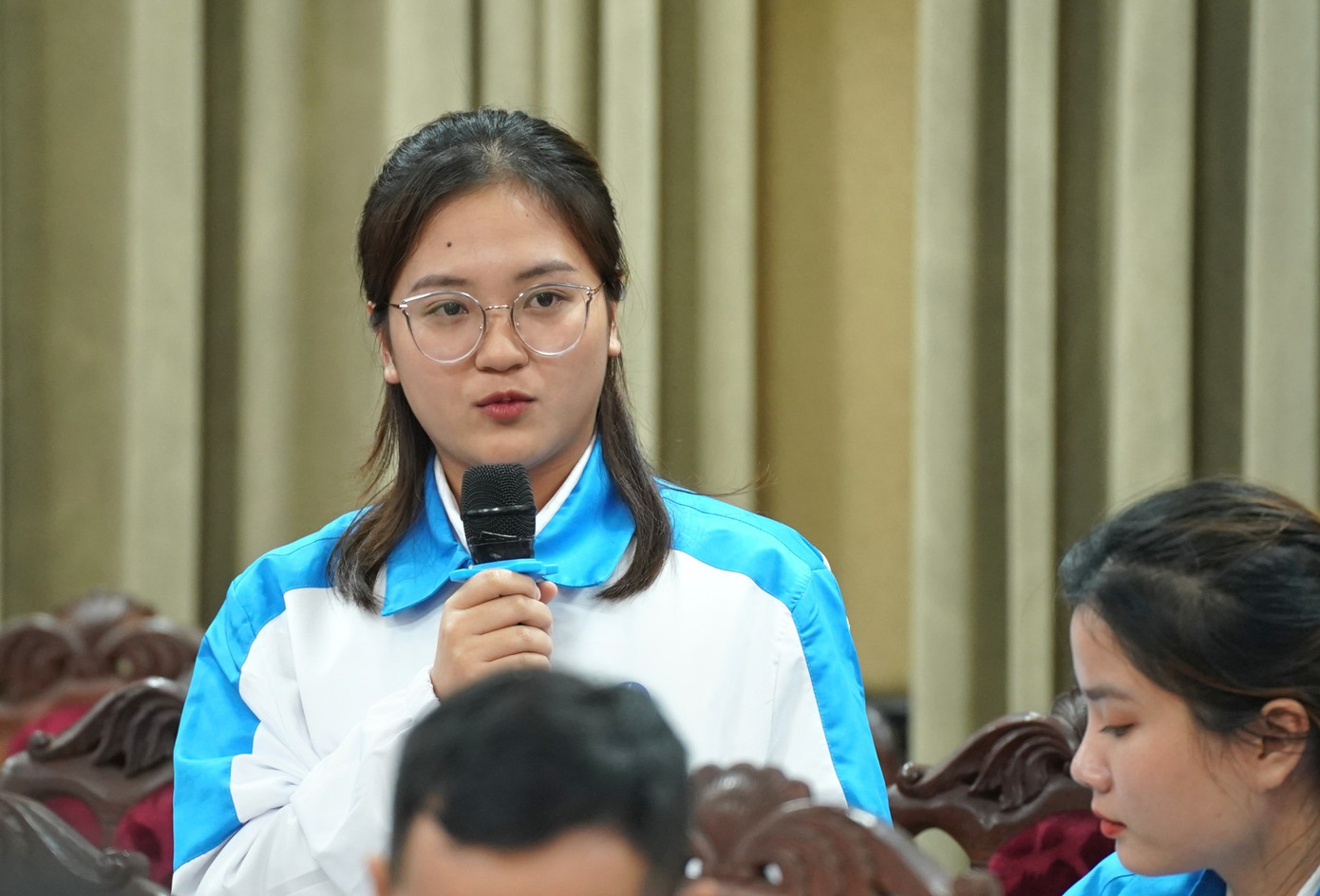 Các đại biểu hiến kế nhiều giải pháp chuyển đổi số