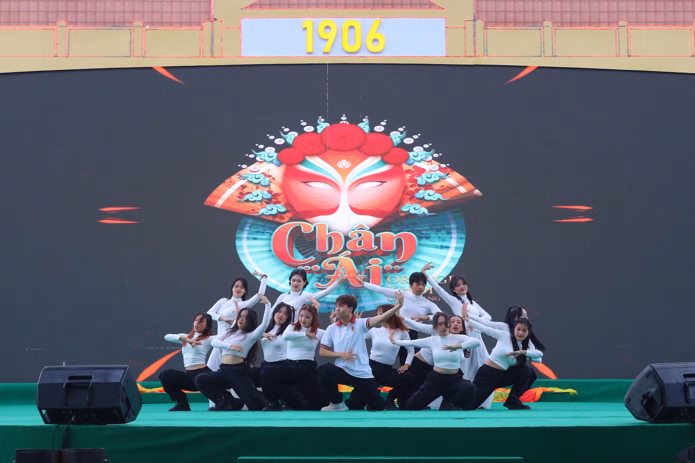 Các tiết mục biểu diễn ấn tượng tại vòng chung kết cuộc thi Các tiết mục biểu diễn ấn tượng tại vòng chung kết cuộc thi