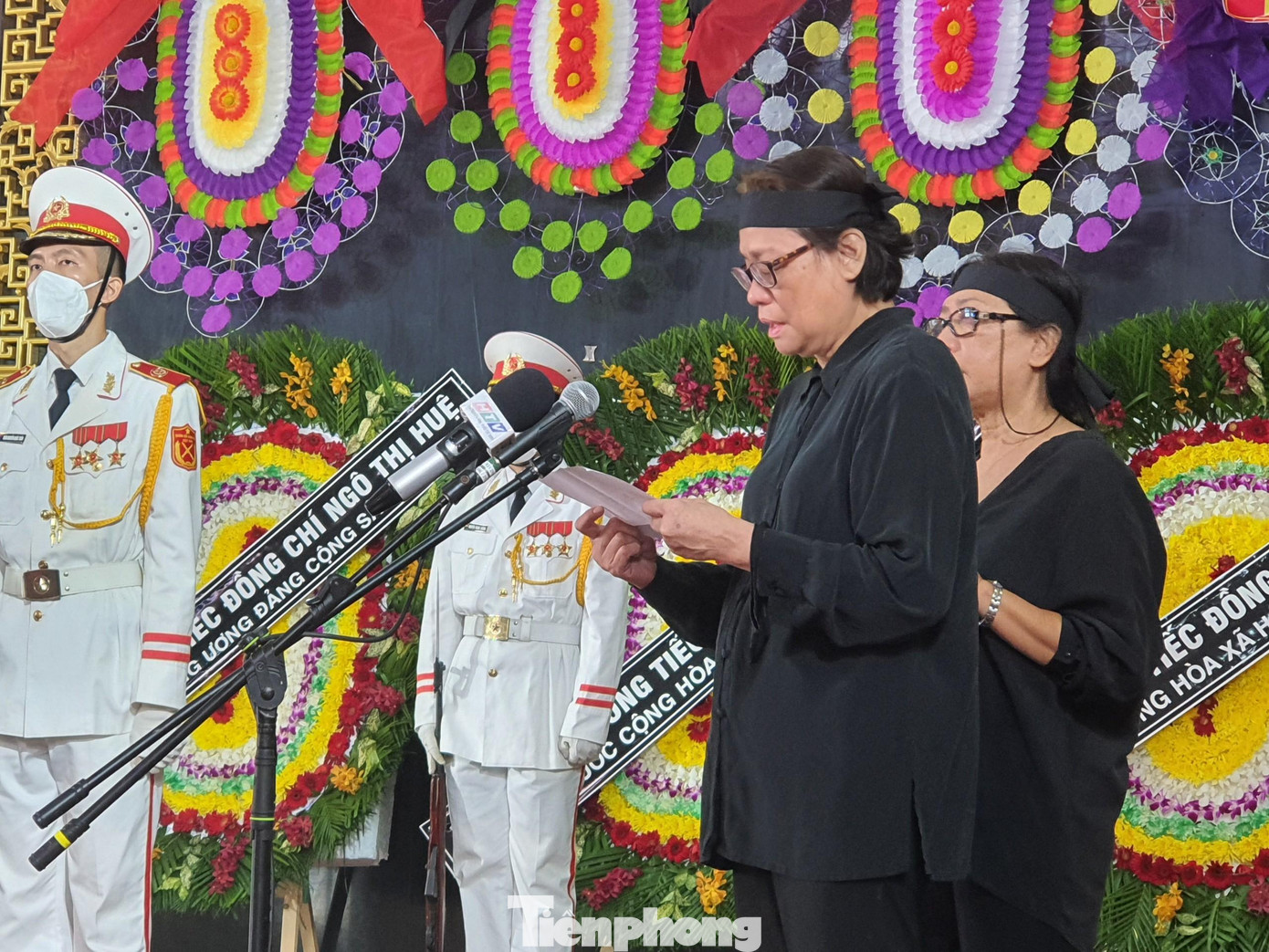 Bà Nguyễn Thị Hoà đại diện gia đình tưởng nhớ về người mẹ, người bà quá cố.