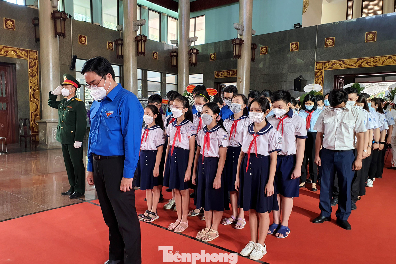 Nhiều đoàn đại diện Thành ủy, UBND, HĐND, UBMTTQ Việt Nam TPHCM cùng các sở, ban, ngành thành phố đã đến viếng bà Ngô Thị Huệ. Nhiều đoàn đại diện Thành ủy, UBND, HĐND, UBMTTQ Việt Nam TPHCM cùng các sở, ban, ngành thành phố đã đến viếng bà Ngô Thị Huệ.