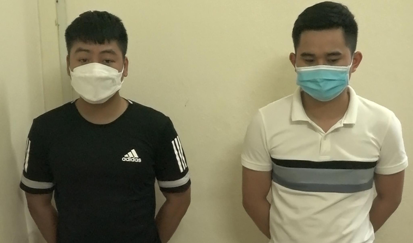 Hai đối tượng tại cơ quan Công an.
