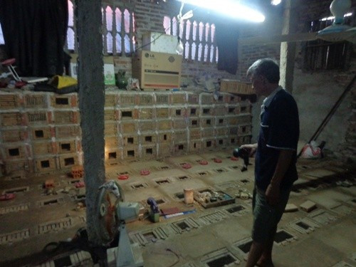 500 con rắn trước kia là cả cơ ngơi với ông Tiến nhưng nay lại là mối nguy lỗ nặng khi giá thành phẩm quá thấp.