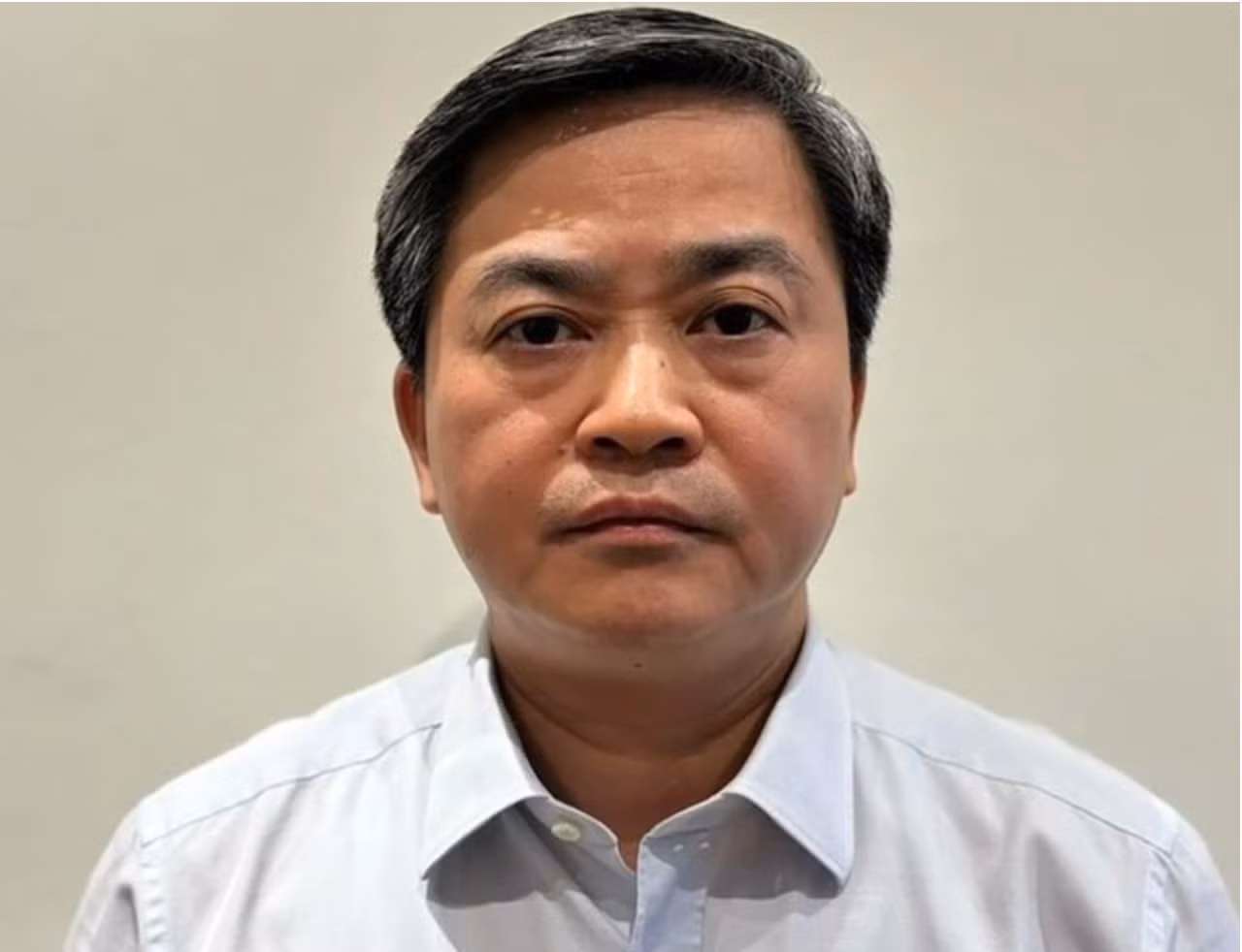 Cựu Bí thư Tỉnh ủy Bến Tre Lê Đức Thọ bị cáo buộc nhận hối lộ hàng chục tỉ đồng. Trước đó, Ủy ban Kiểm tra Trung ương kết luận ông Thọ vi phạm nghiêm trọng quy định của Đảng, pháp luật của Nhà nước; giải trình nguồn gốc và biến động tài sản không trung thực. Ảnh: Bộ Công an