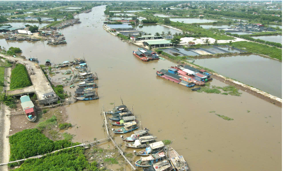 Tàu thuyền được đưa vào nơi trú bão tại Kim Sơn, Ninh Bình. Ảnh: P.N Tàu thuyền được đưa vào nơi trú bão tại Kim Sơn, Ninh Bình. Ảnh: P.N