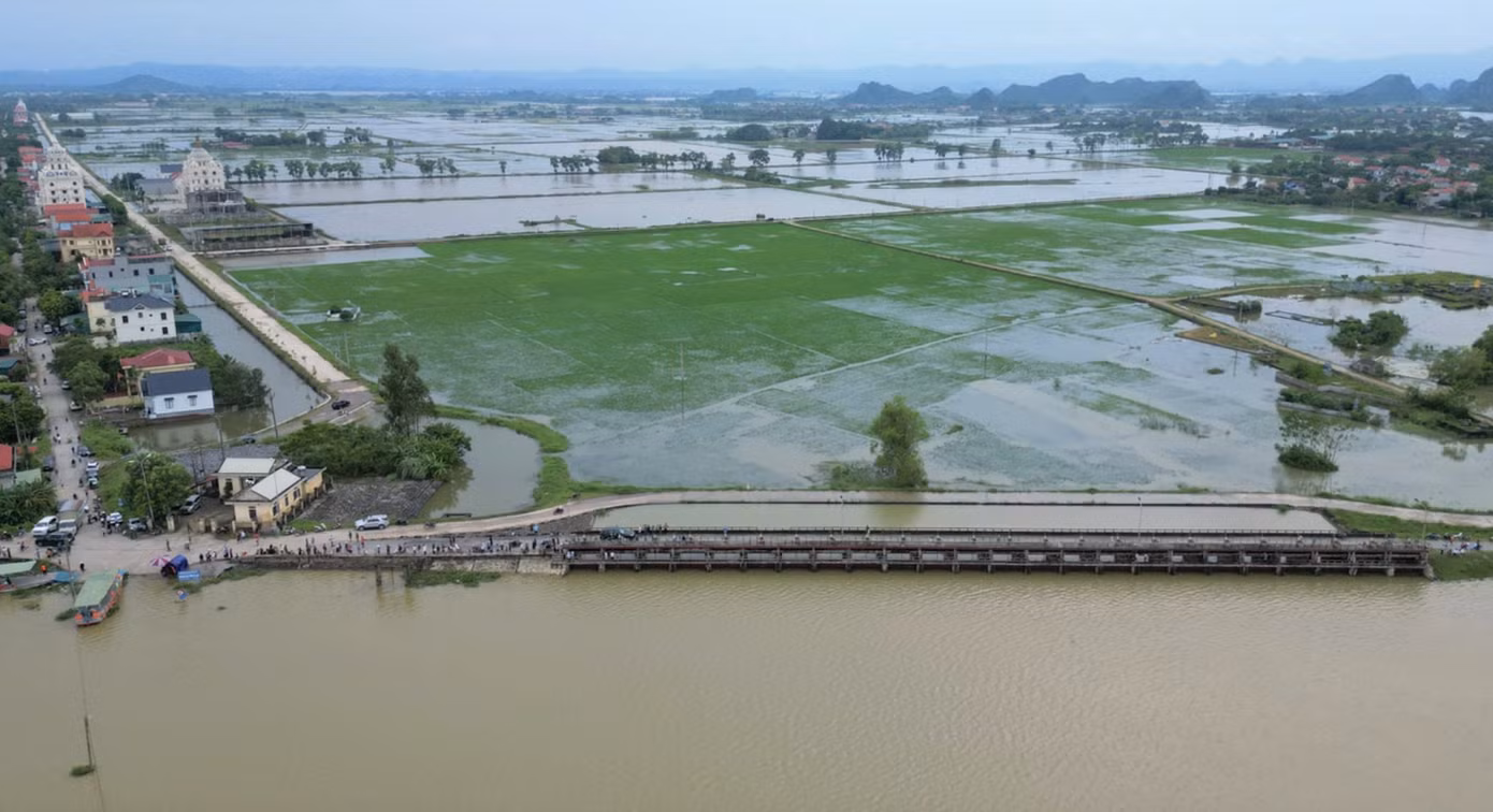 Tràn Lạc Khoái nơi sẽ thực hiện xả tràn lũ khi nước lũ sông Hoàng Long lên 5,3m. Ảnh: N.B.